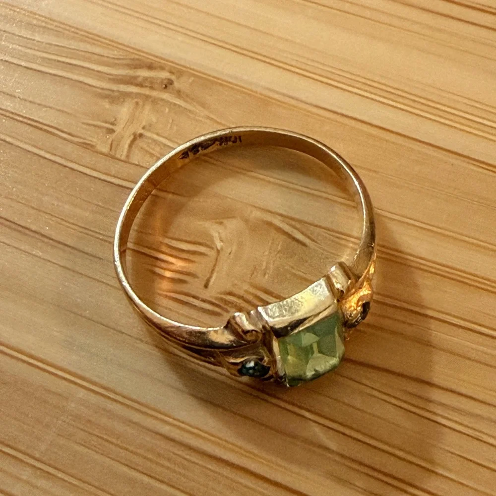 10K Green tourmaline ring - Picture 3 of 6
